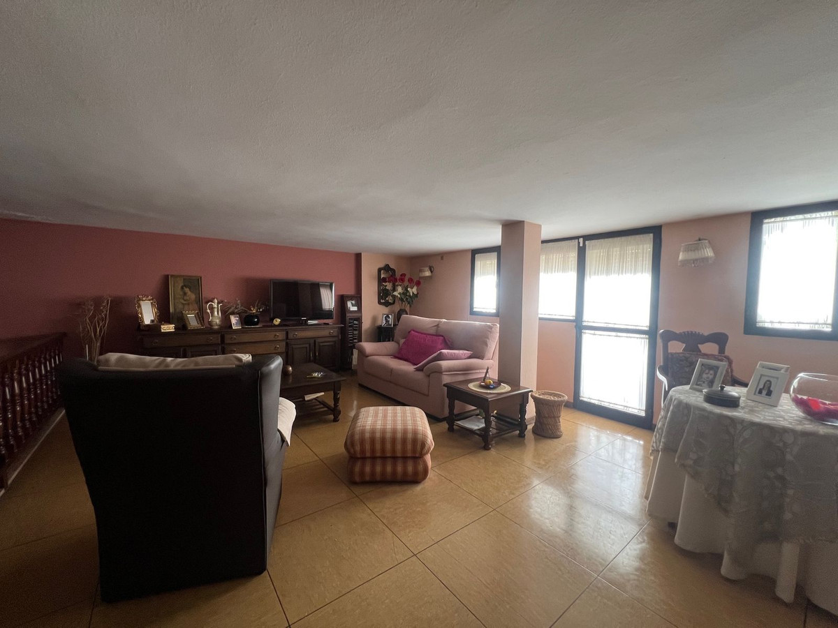 Huis te koop in Estepona | 6 slaapkamers H5365291