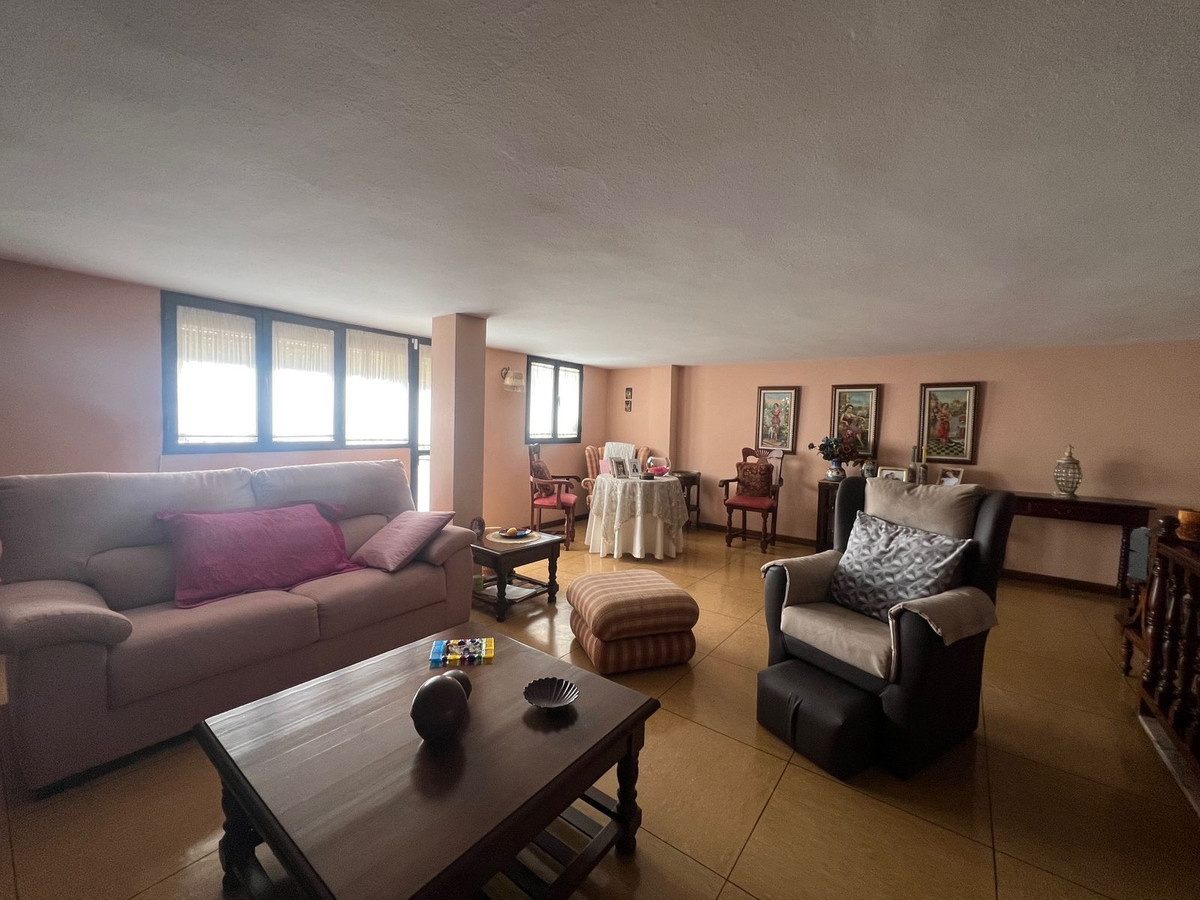 Huis te koop in Estepona | 6 slaapkamers H5365291