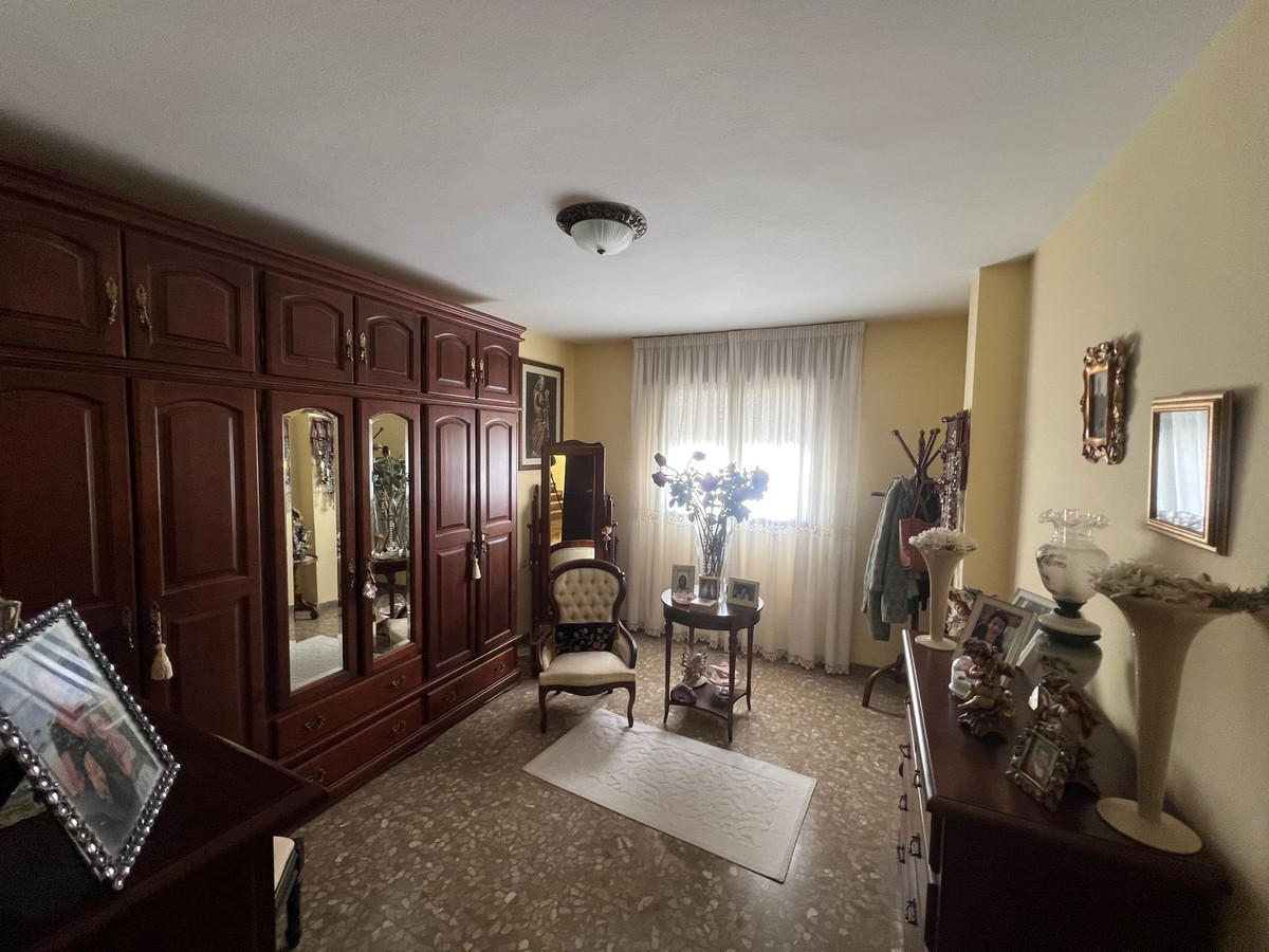 Huis te koop in Estepona | 6 slaapkamers H5365291