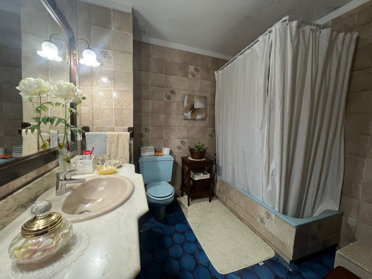 Huis te koop in Estepona | 6 slaapkamers H5365291