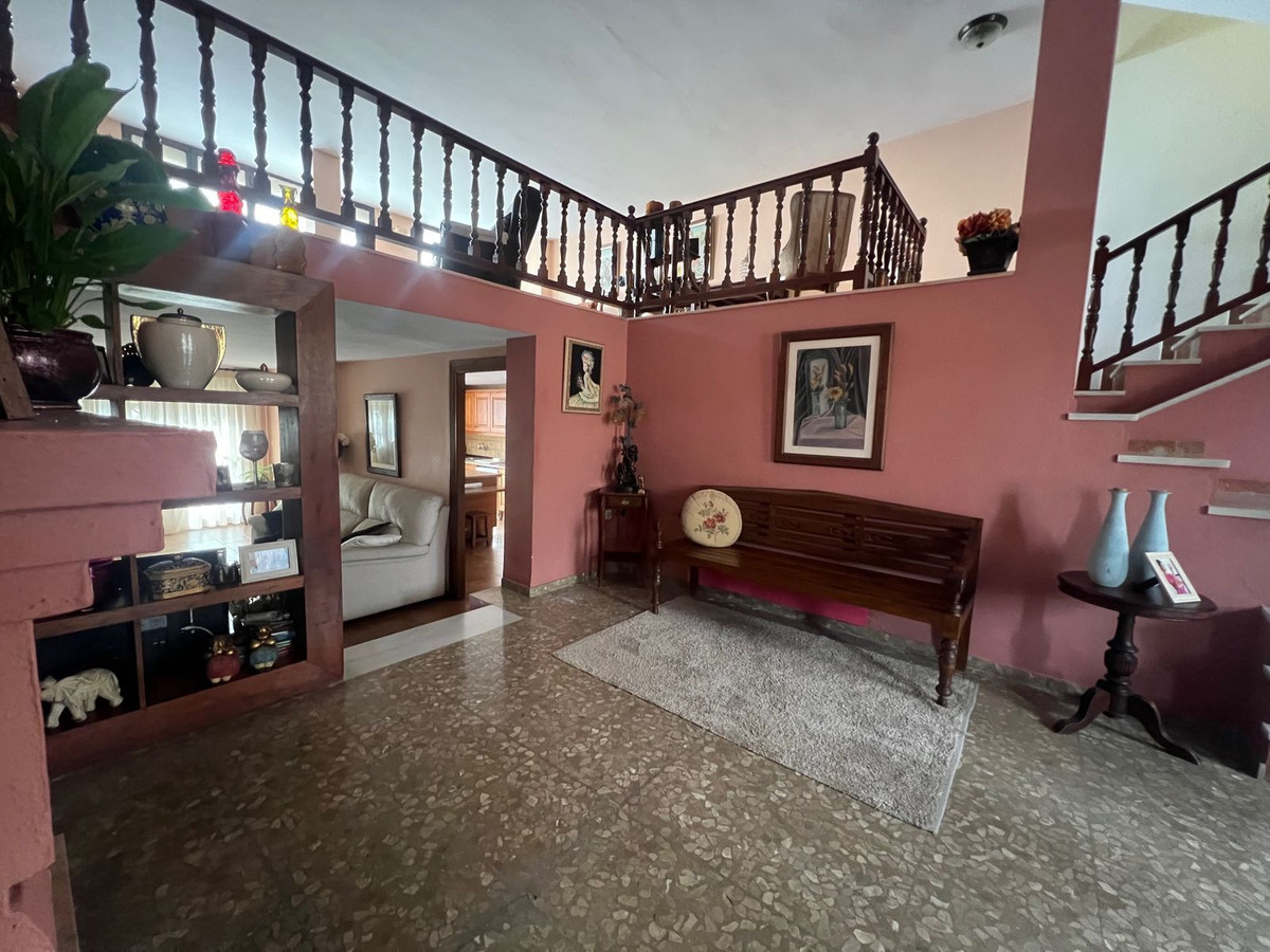 Huis te koop in Estepona | 6 slaapkamers H5365291