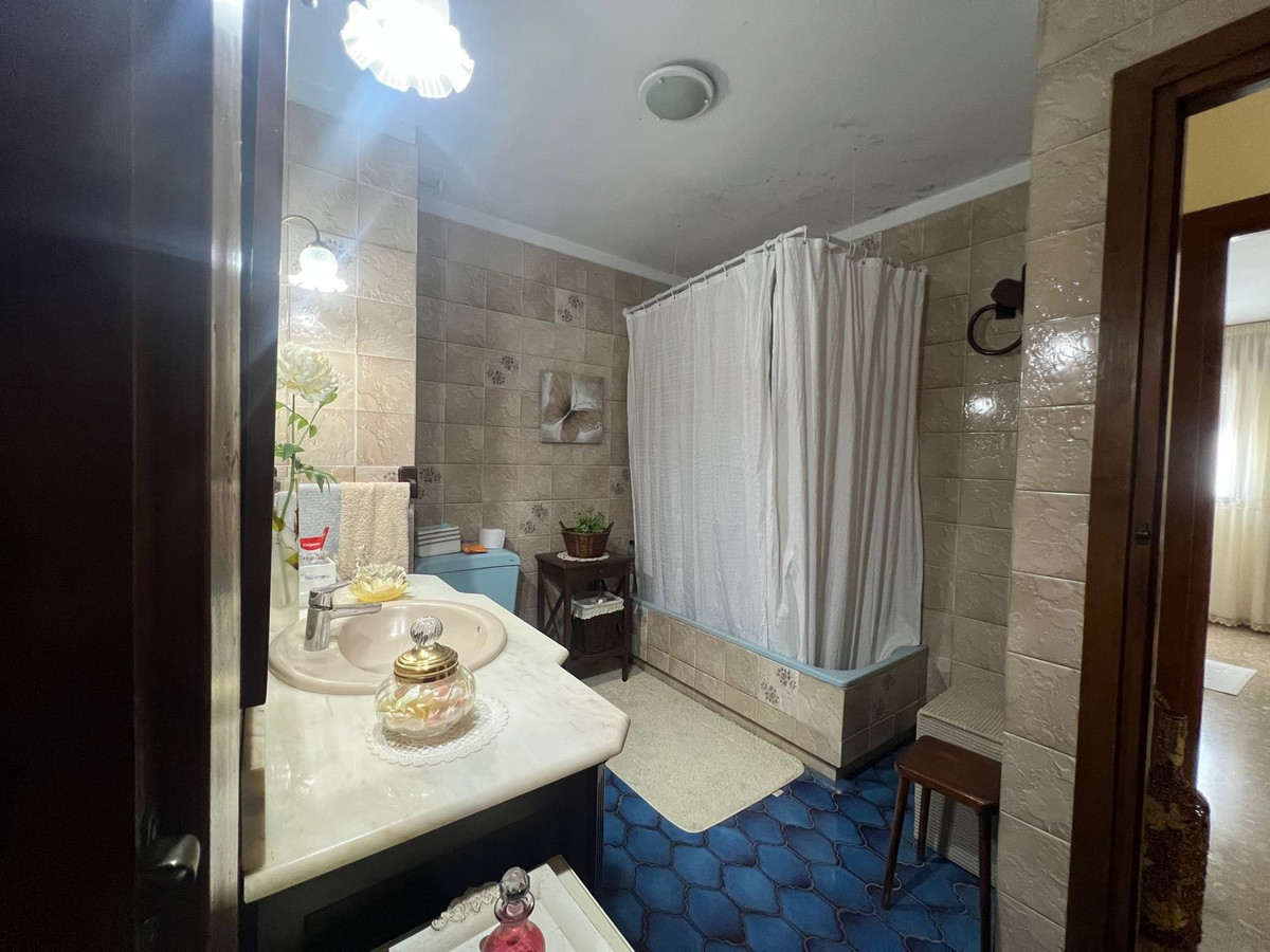 Huis te koop in Estepona | 6 slaapkamers H5365291