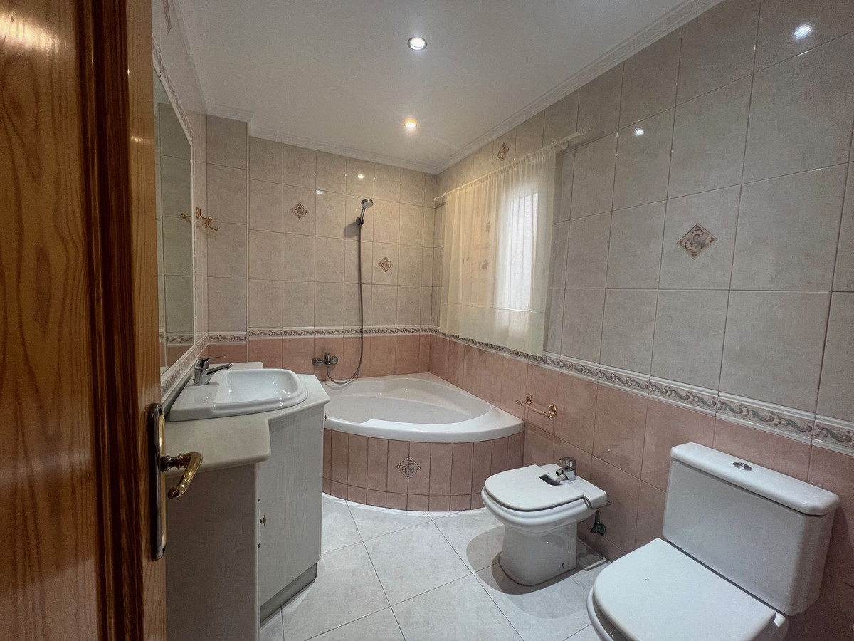 Huis te koop in Estepona | 3 slaapkamers H5365297