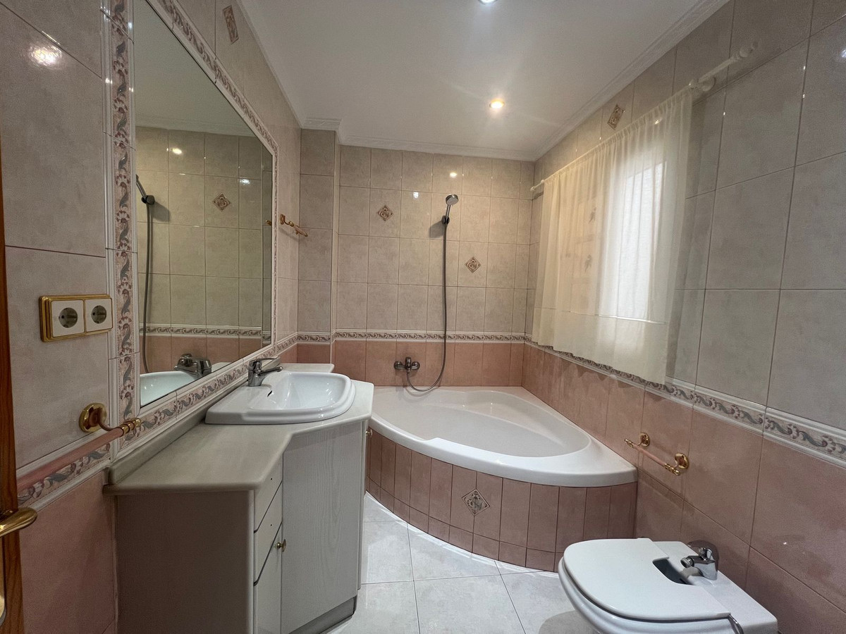 Huis te koop in Estepona | 3 slaapkamers H5365297