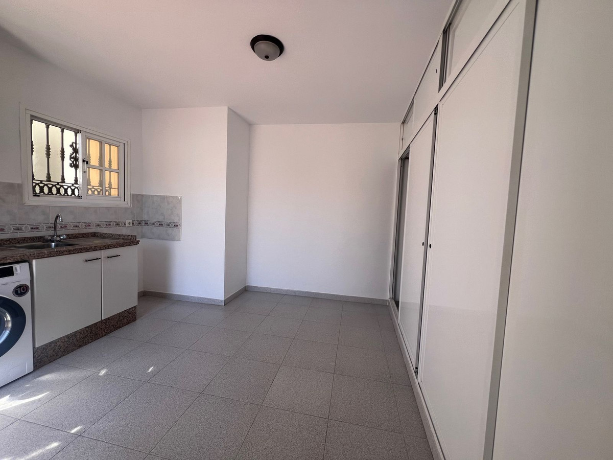 Huis te koop in Estepona | 3 slaapkamers H5365297