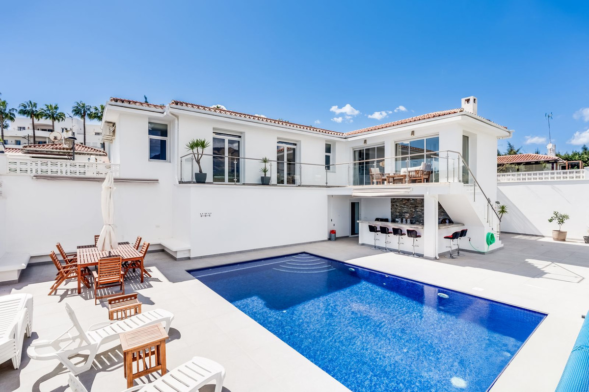 Huis te koop in Estepona | 4 slaapkamers H5366626