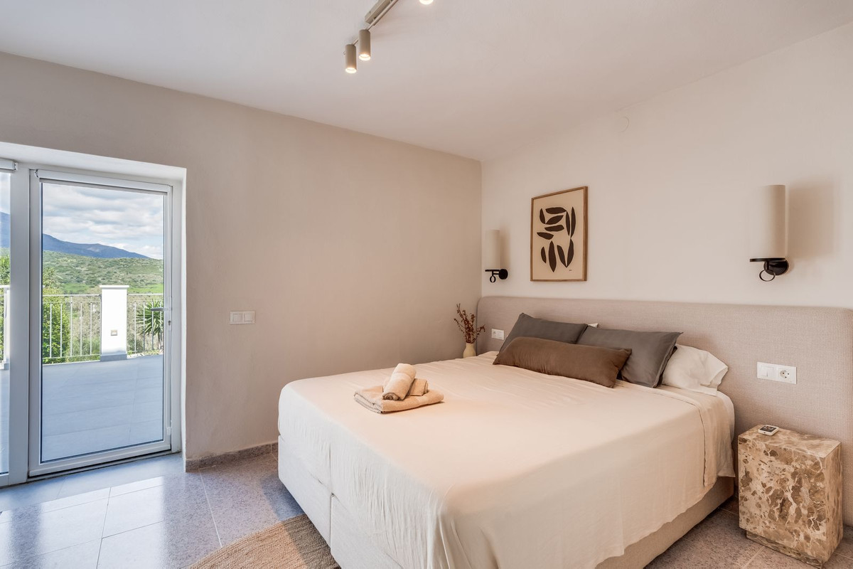 Huis te koop in Estepona | 4 slaapkamers H5366626