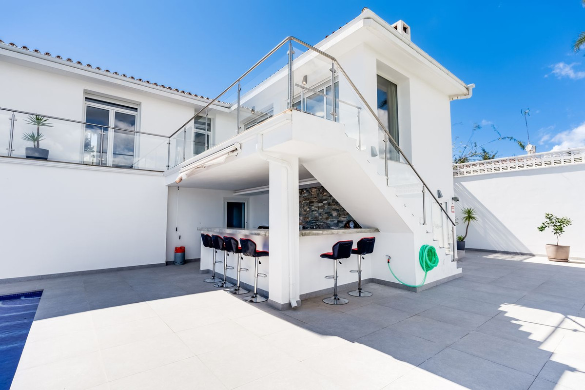 Huis te koop in Estepona | 4 slaapkamers H5366626