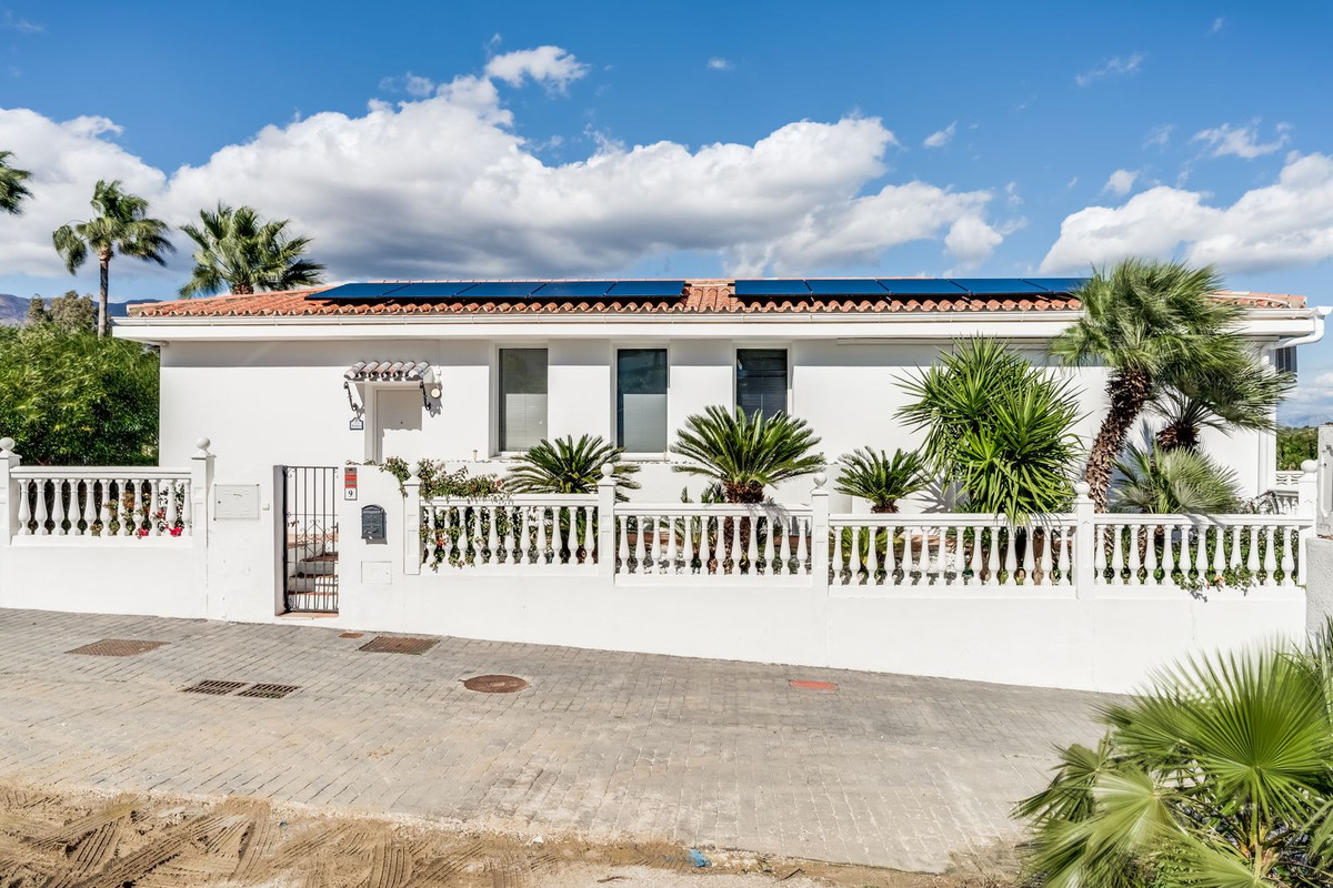 Huis te koop in Estepona | 4 slaapkamers H5366626