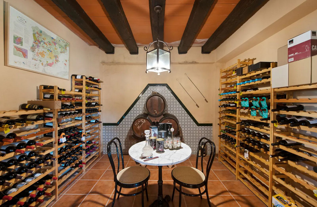 Finca - Cortijo te koop in Estepona | 6 slaapkamers H5366632