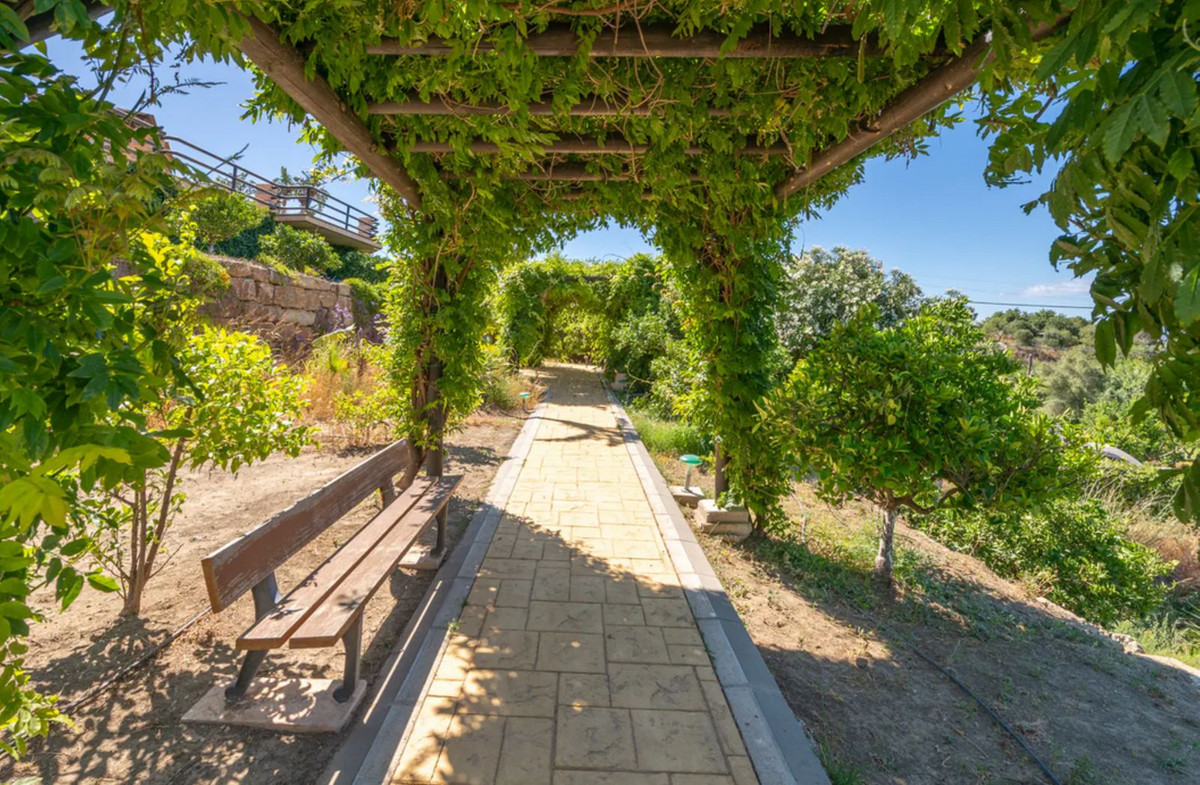 Finca - Cortijo te koop in Estepona | 6 slaapkamers H5366632