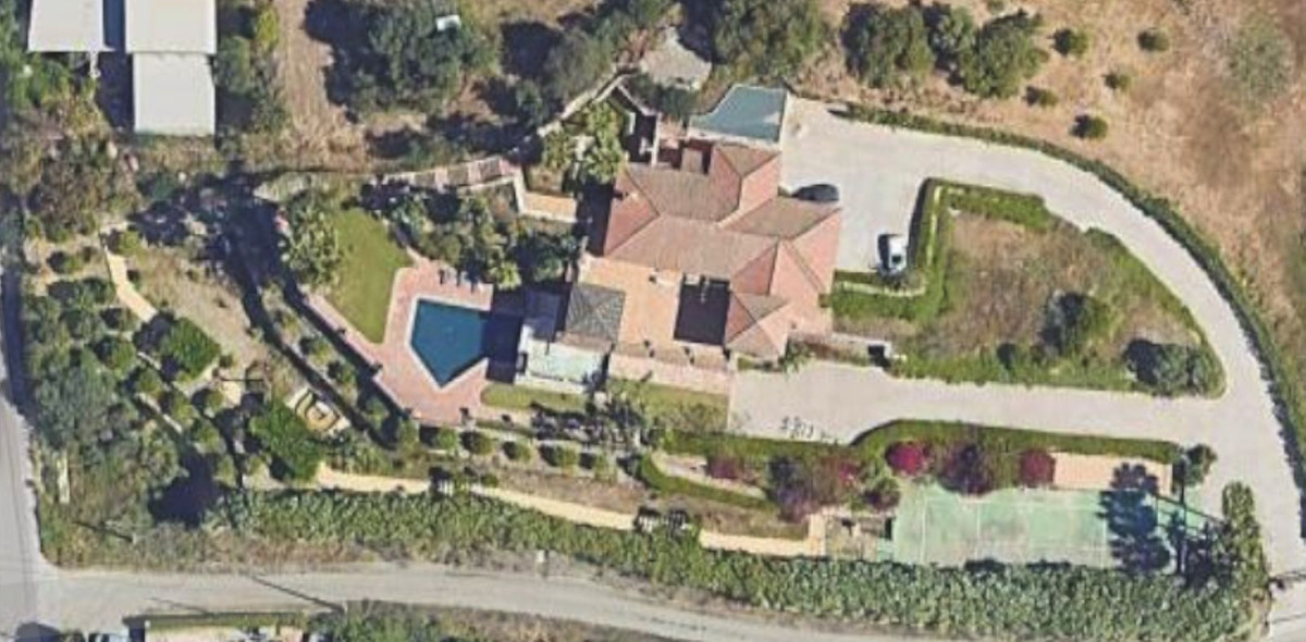 Finca - Cortijo te koop in Estepona | 6 slaapkamers H5366632