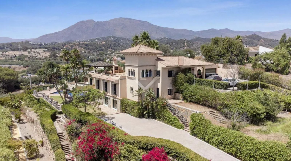 Finca - Cortijo te koop in Estepona | 6 slaapkamers H5366632