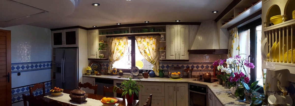 Finca - Cortijo te koop in Estepona | 6 slaapkamers H5366632