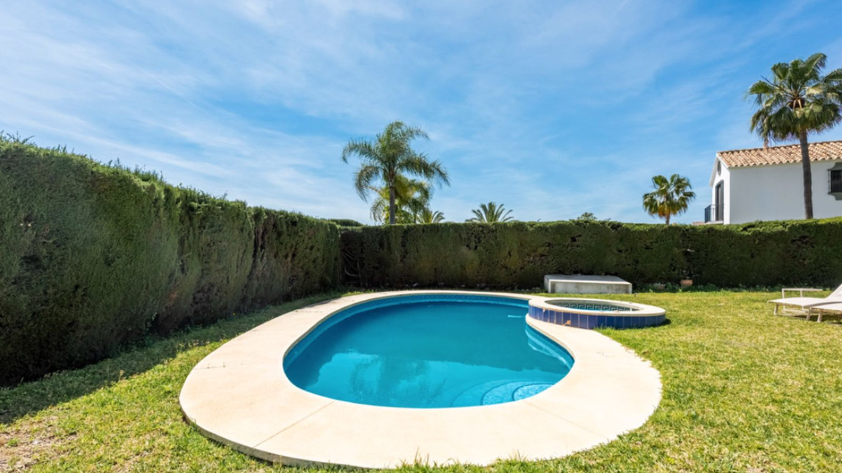 Huis te koop in Estepona | 4 slaapkamers H5367361