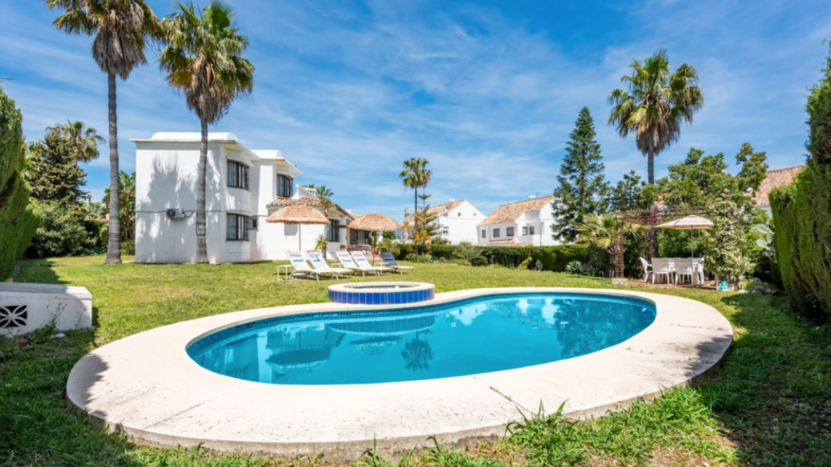 Huis te koop in Estepona | 4 slaapkamers H5367361