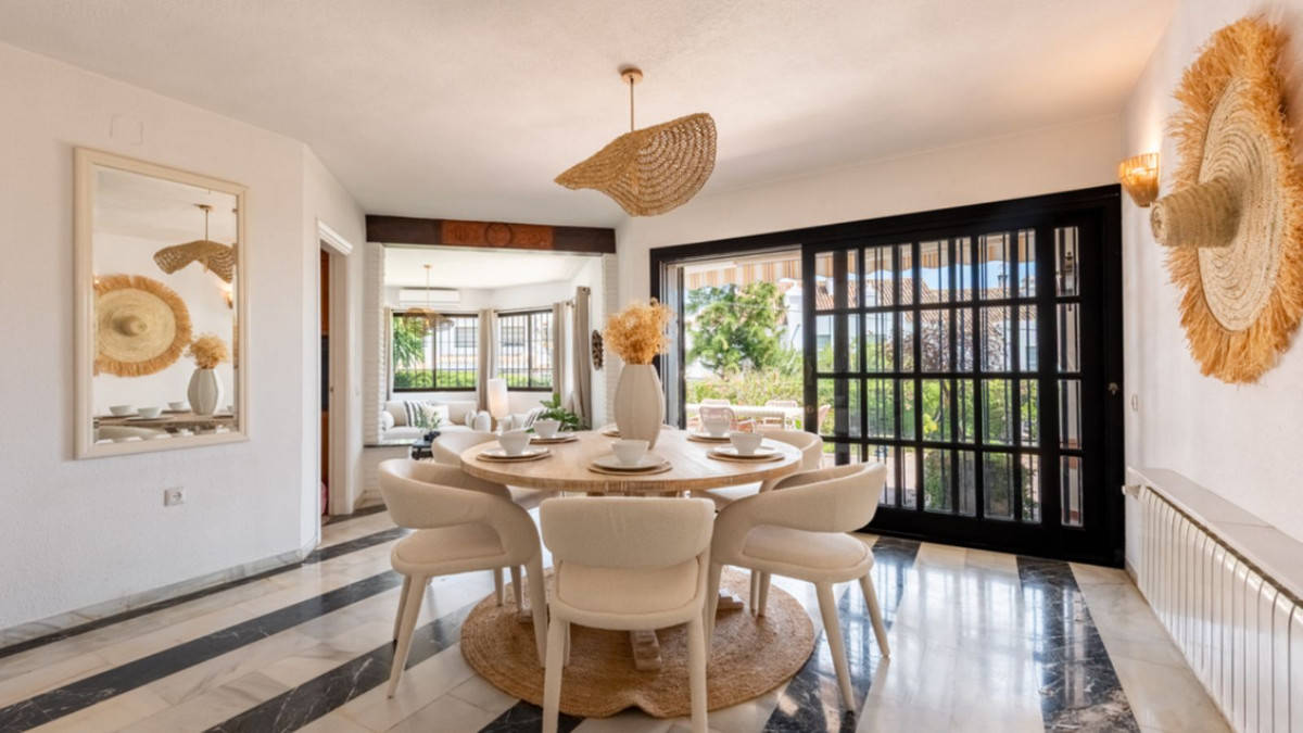 Huis te koop in Estepona | 4 slaapkamers H5367361