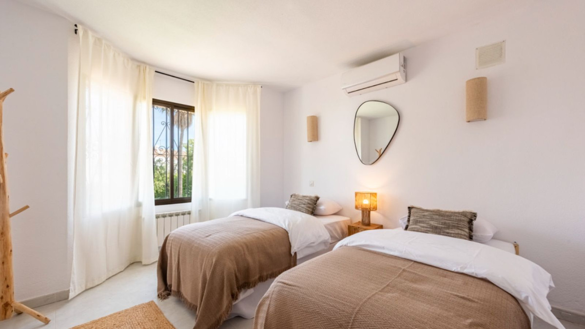 Huis te koop in Estepona | 4 slaapkamers H5367361