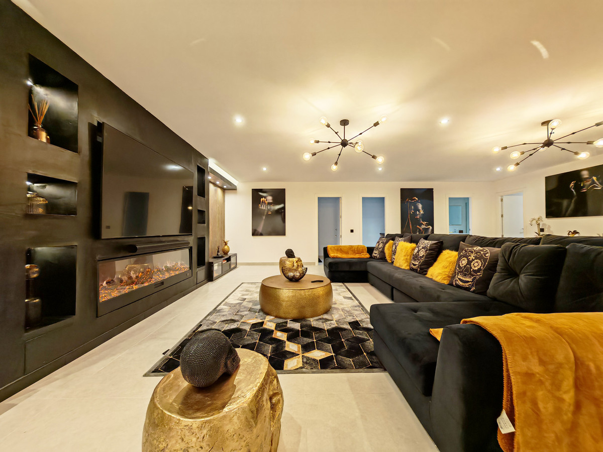 Huis te koop in Estepona | 5 slaapkamers H5367400