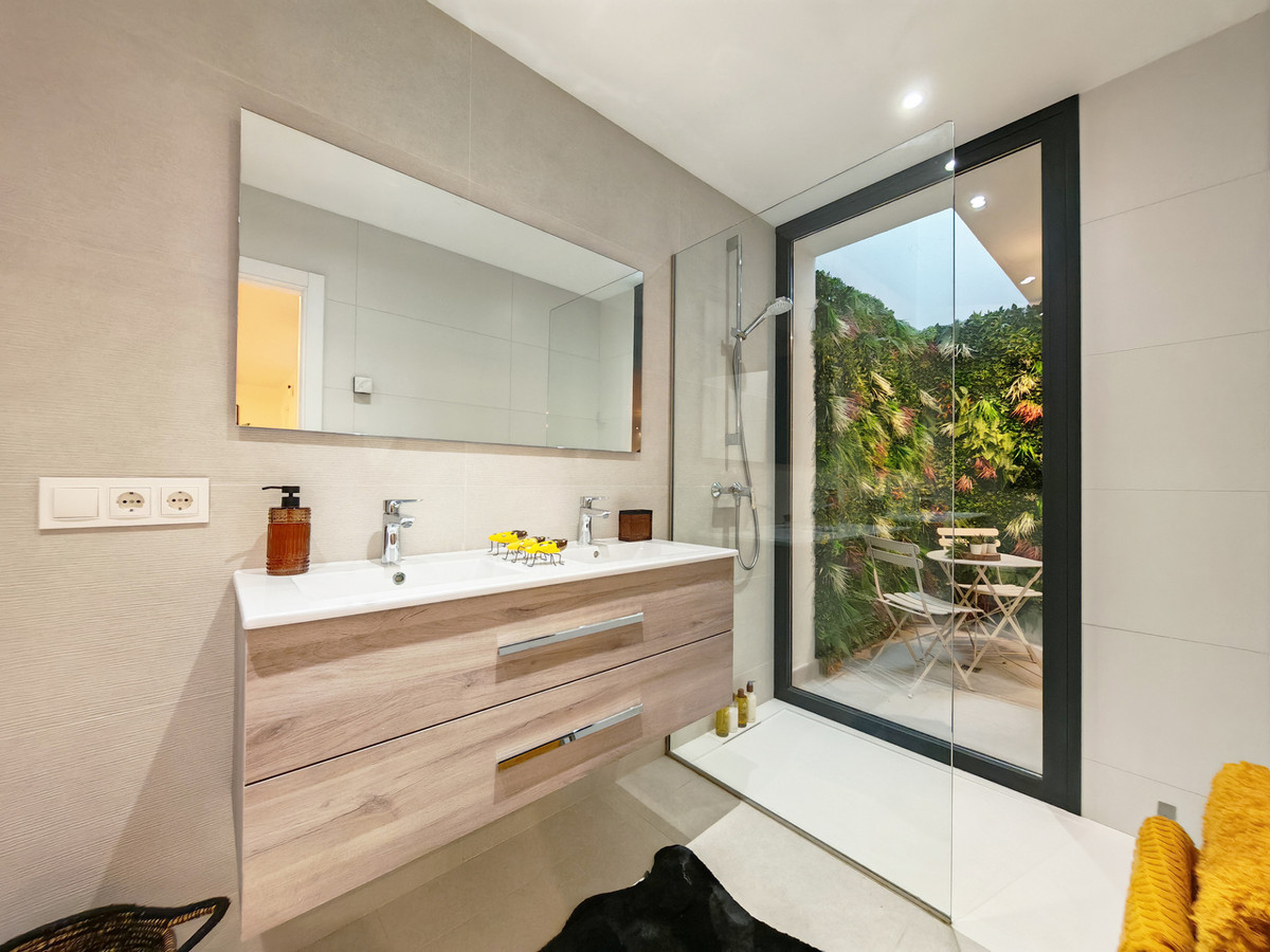 Huis te koop in Estepona | 5 slaapkamers H5367400