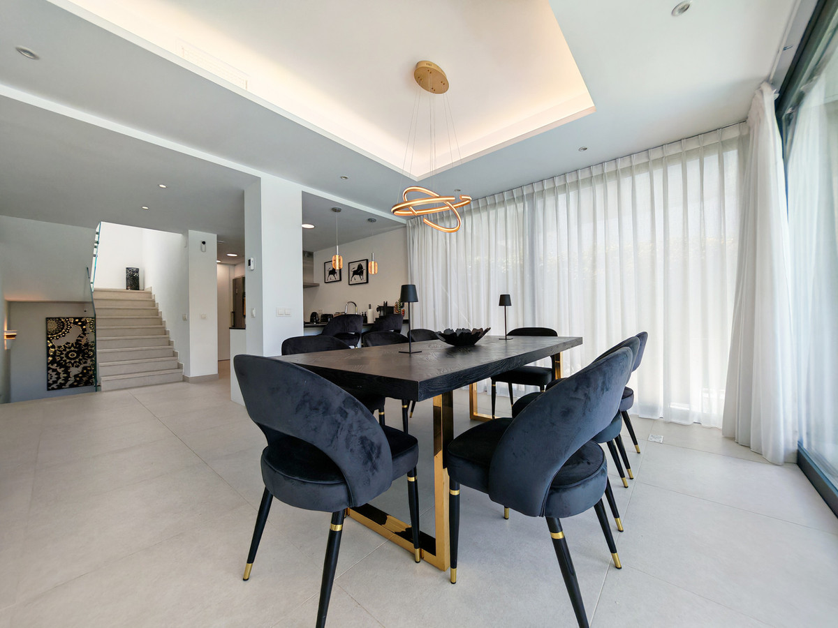 Huis te koop in Estepona | 5 slaapkamers H5367400