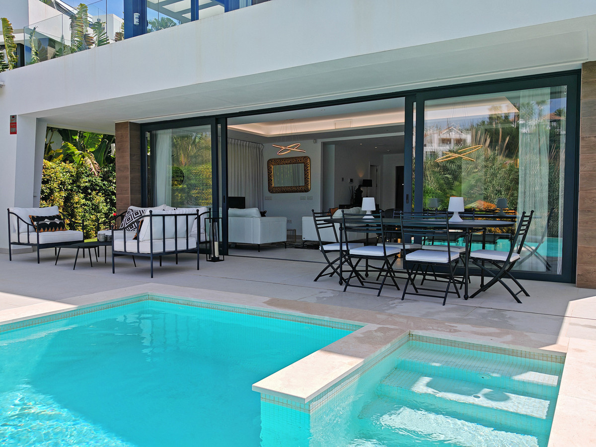 Huis te koop in Estepona | 5 slaapkamers H5367400