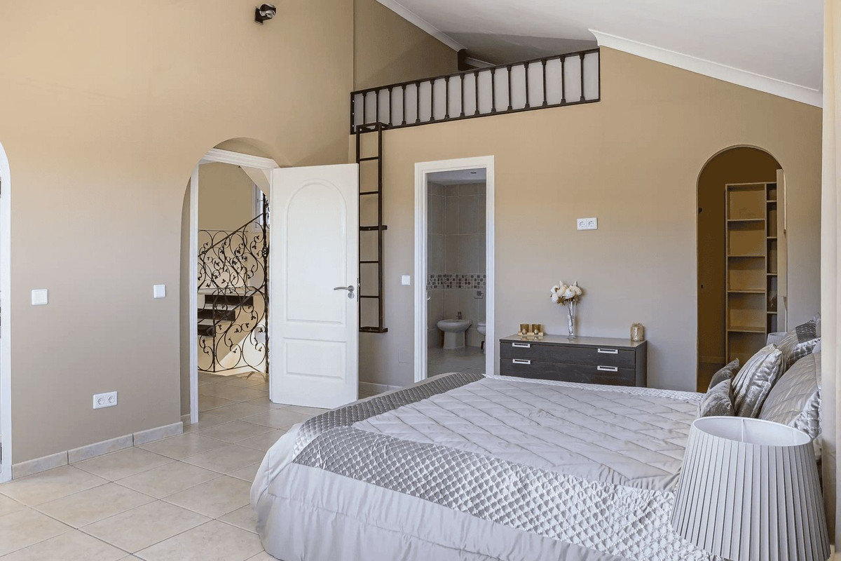 Property main view 33