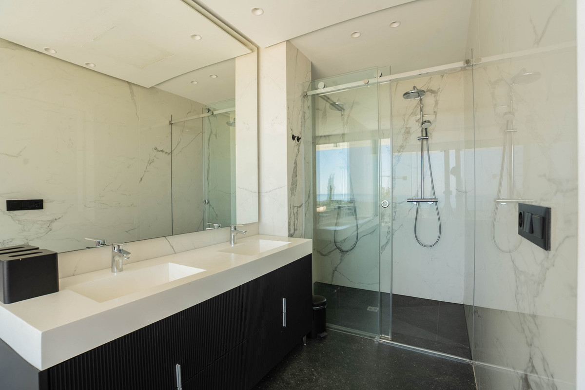 Huis te koop in Estepona | 9 slaapkamers H5372068