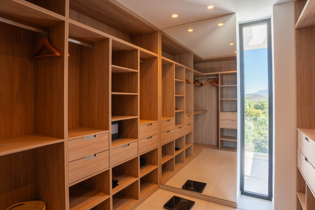 Huis te koop in Estepona | 9 slaapkamers H5372068