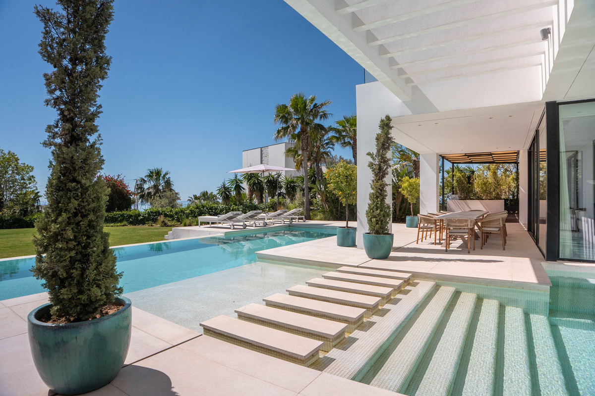Huis te koop in Estepona | 9 slaapkamers H5372068