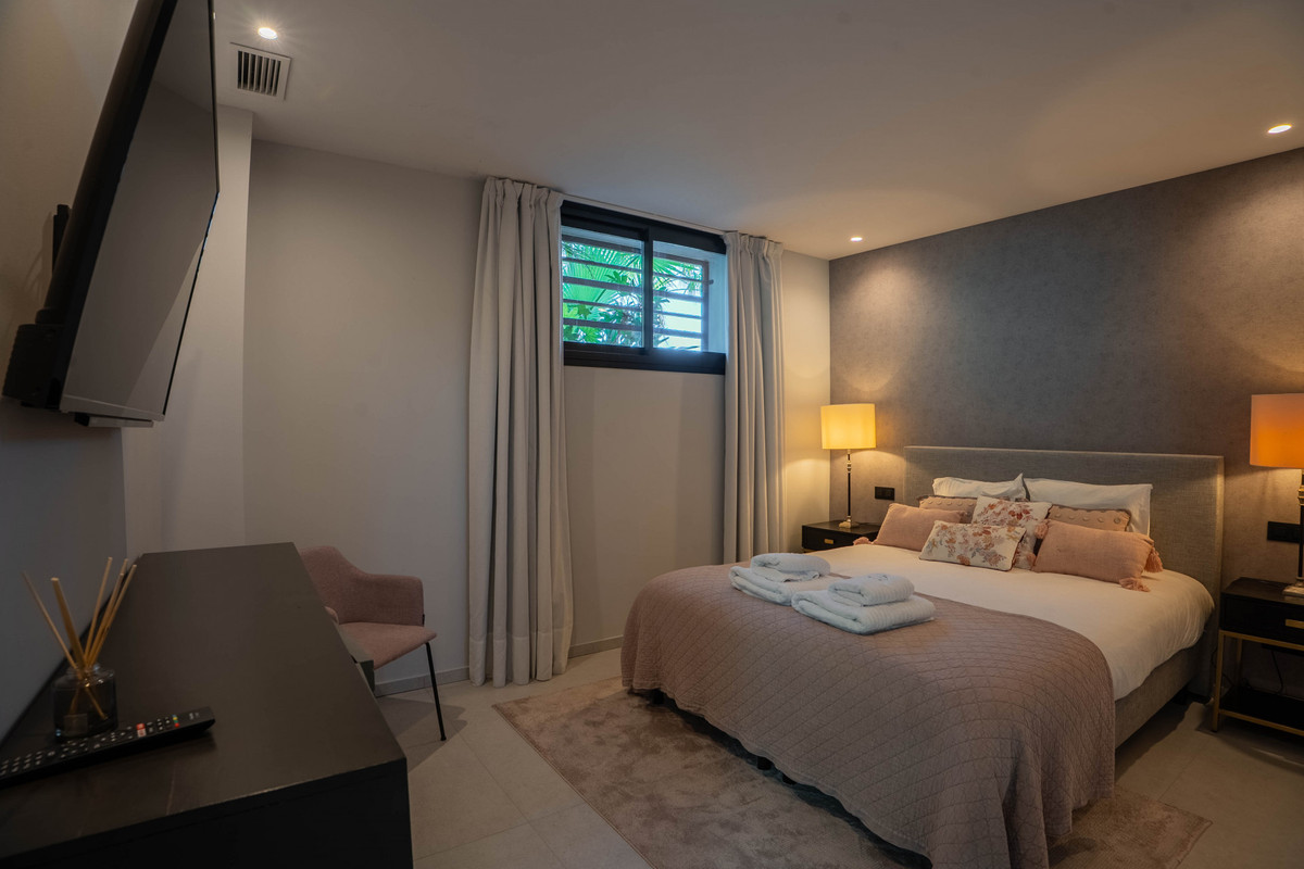 Huis te koop in Estepona | 9 slaapkamers H5372068