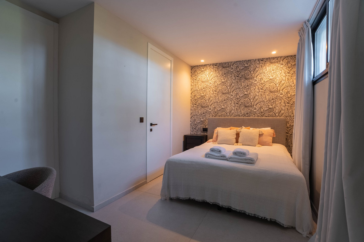 Huis te koop in Estepona | 9 slaapkamers H5372068
