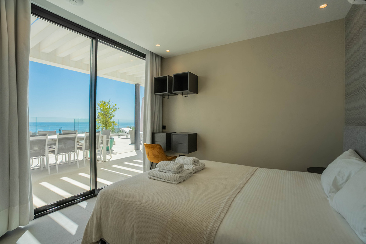 Huis te koop in Estepona | 9 slaapkamers H5372068