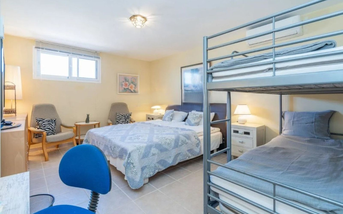 Huis te koop in Estepona | 6 slaapkamers H5373754