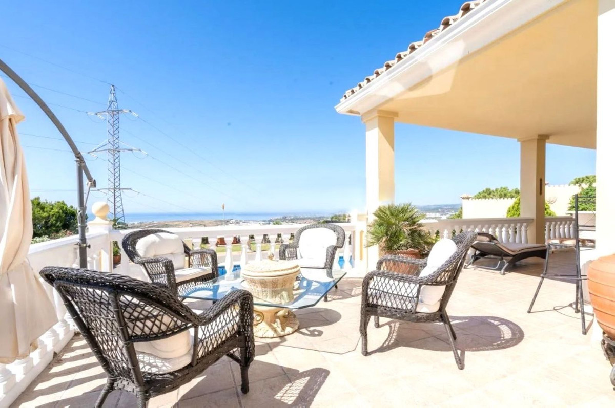 Huis te koop in Estepona | 6 slaapkamers H5373754