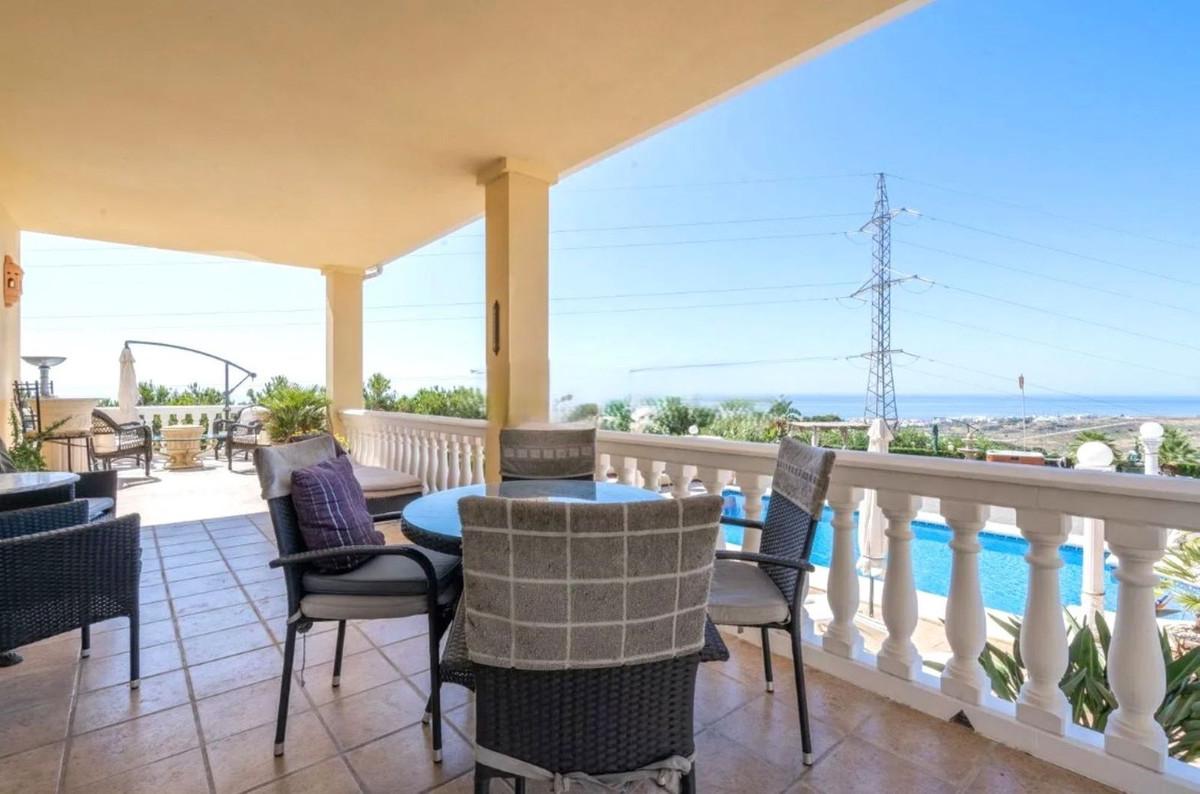 Huis te koop in Estepona | 6 slaapkamers H5373754