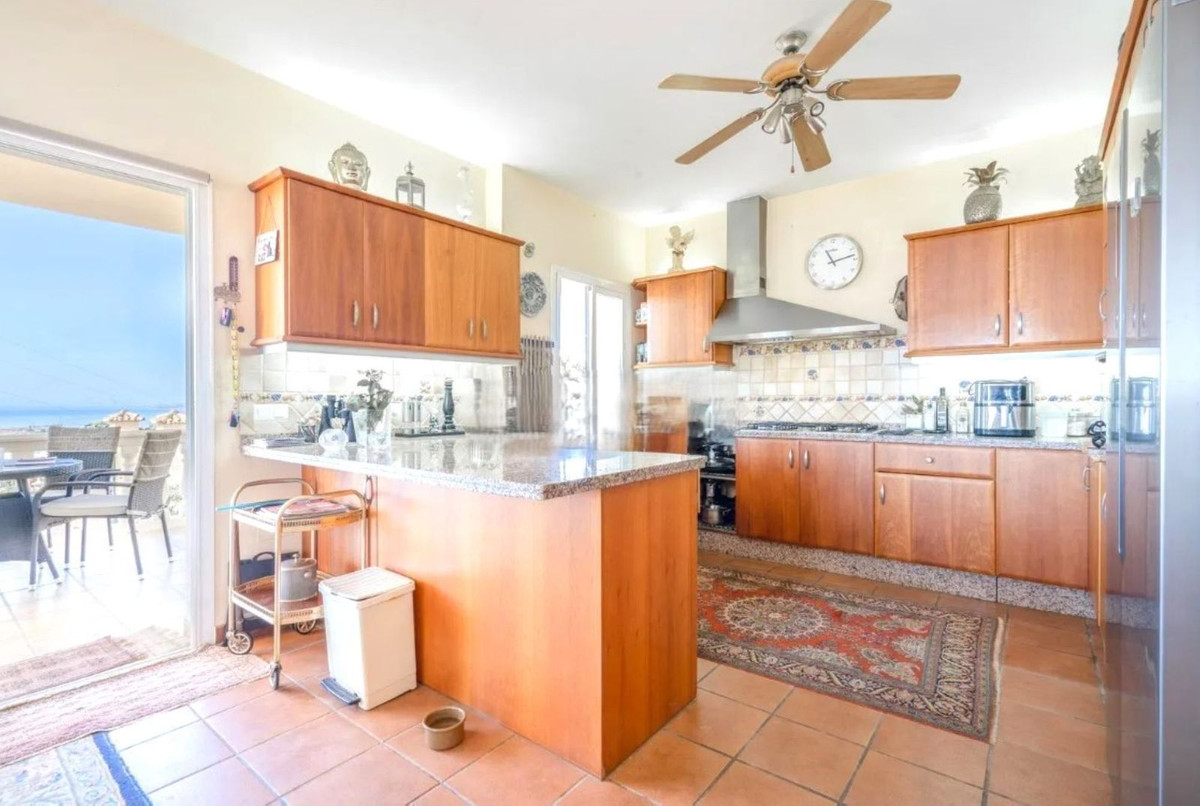 Huis te koop in Estepona | 6 slaapkamers H5373754
