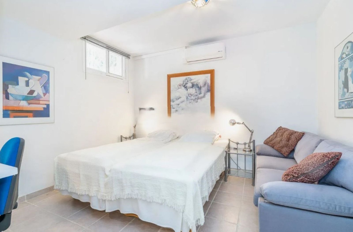 Huis te koop in Estepona | 6 slaapkamers H5373754