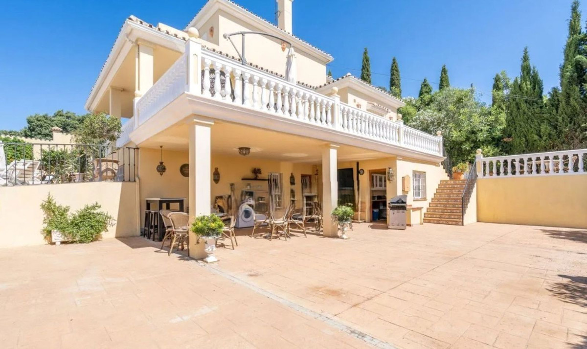 Huis te koop in Estepona | 6 slaapkamers H5373754