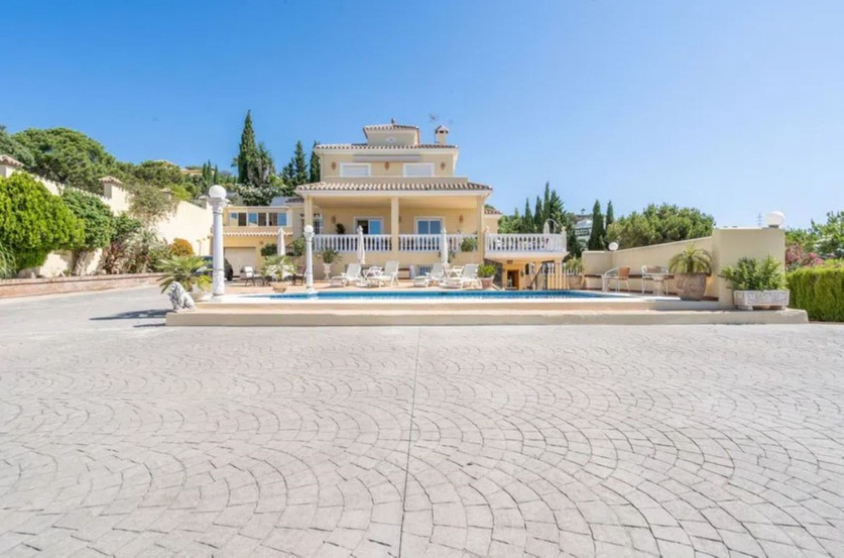 Huis te koop in Estepona | 6 slaapkamers H5373754