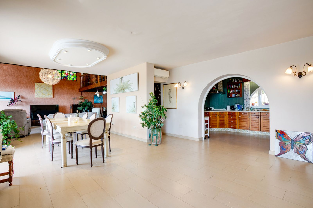 Huis te koop in Estepona | 5 slaapkamers H5373790