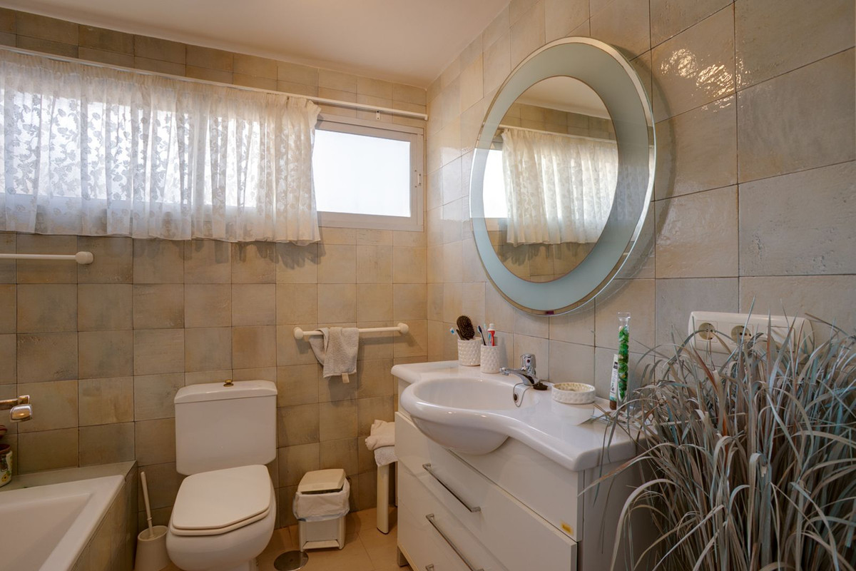 Huis te koop in Estepona | 5 slaapkamers H5373790