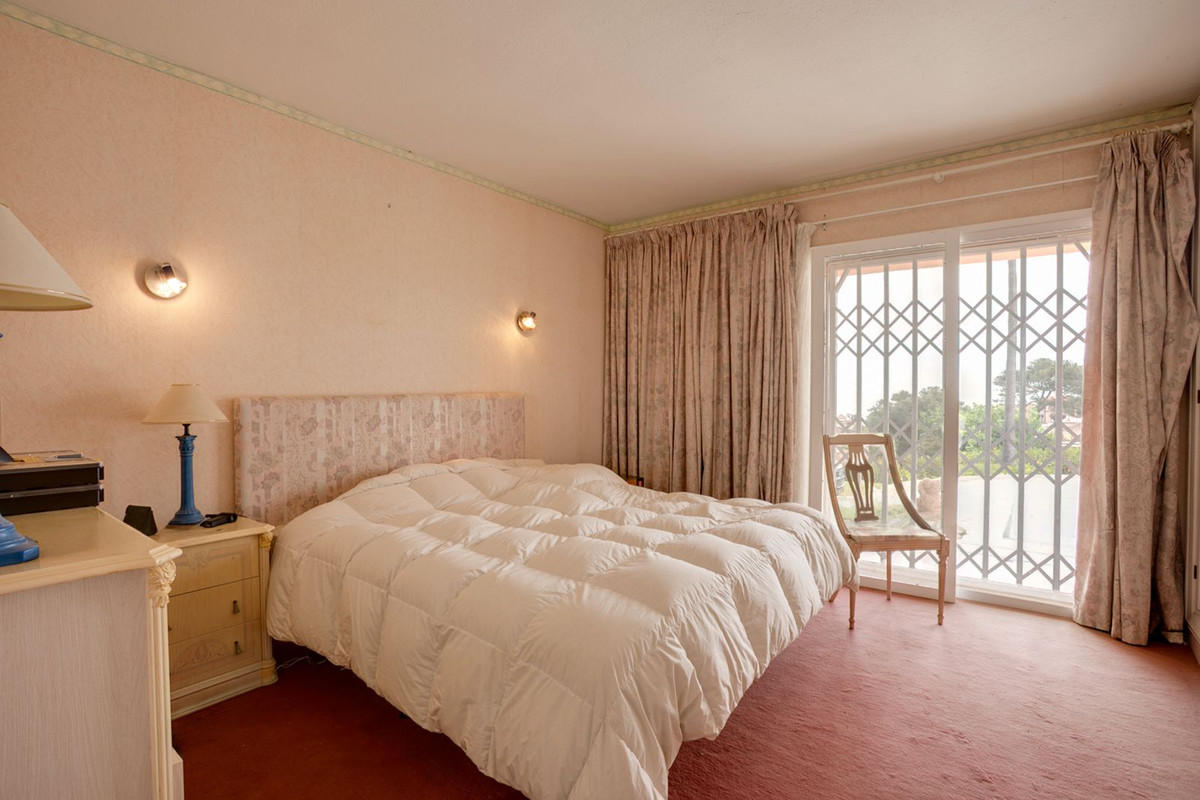 Huis te koop in Estepona | 5 slaapkamers H5373790