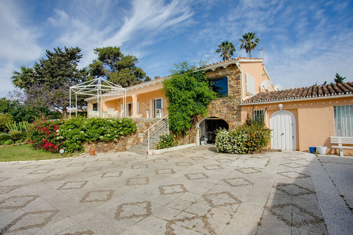 Huis te koop in Estepona | 5 slaapkamers H5373790