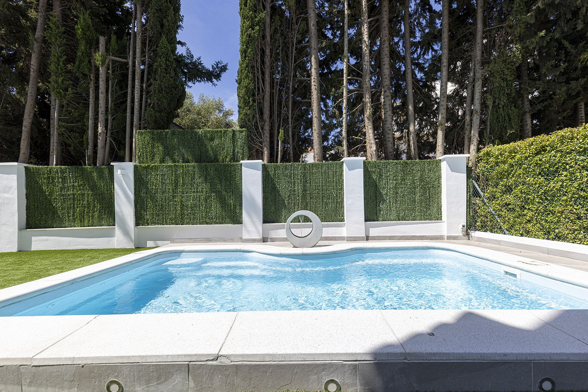 Huis te koop in Estepona | 5 slaapkamers H5374486