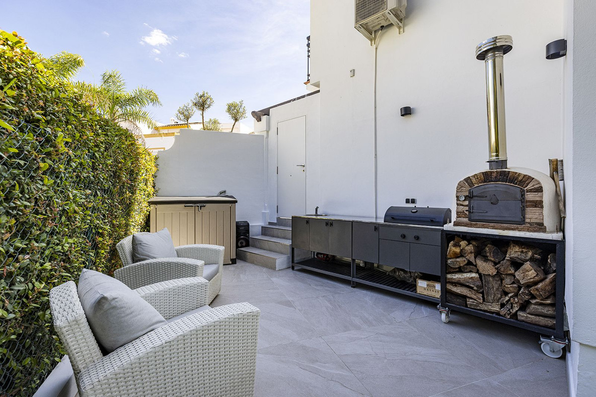 Huis te koop in Estepona | 5 slaapkamers H5374486