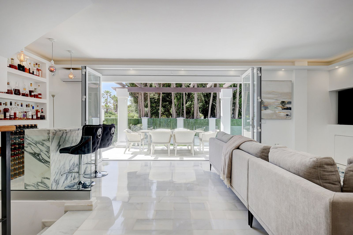 Huis te koop in Estepona | 5 slaapkamers H5374486