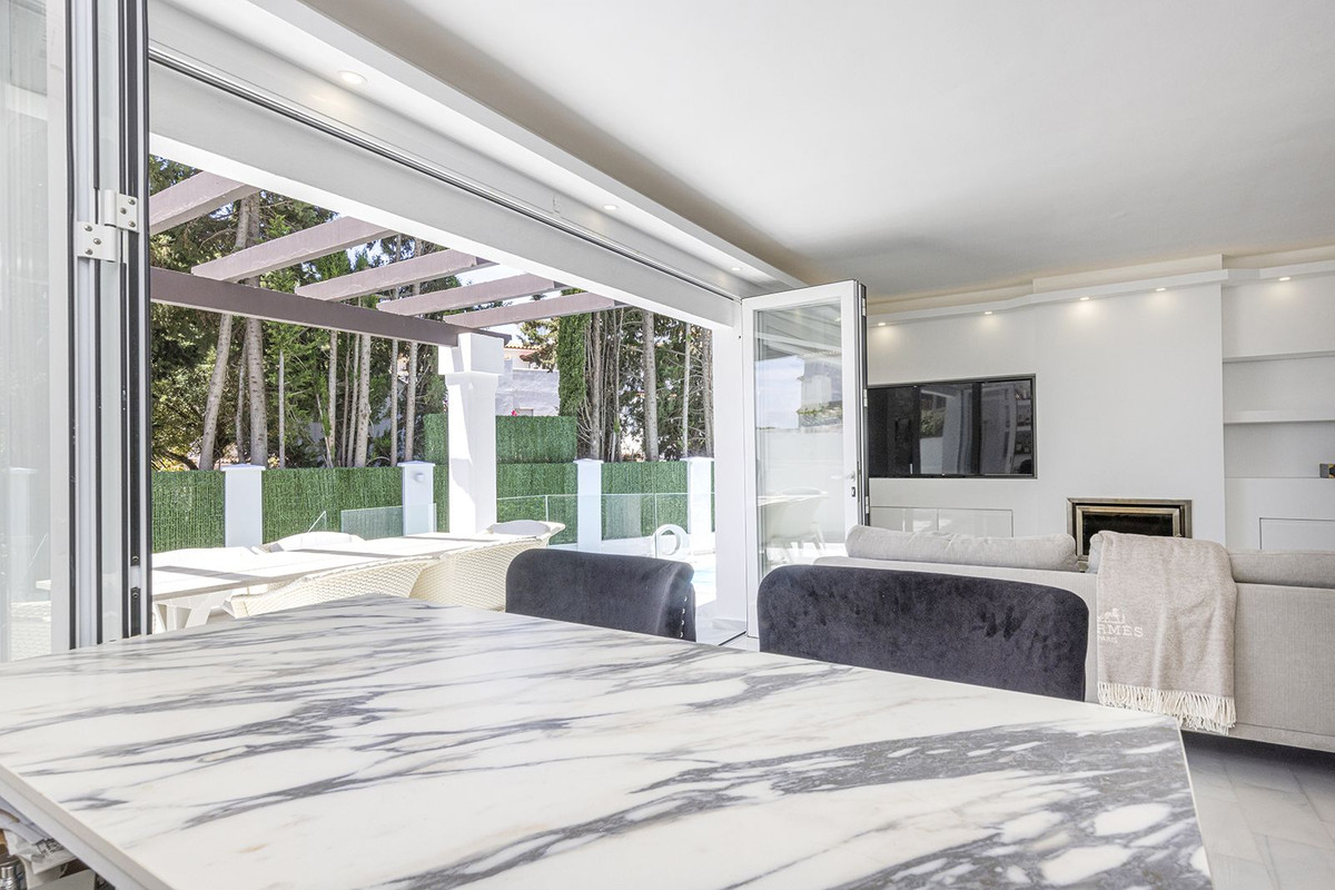 Huis te koop in Estepona | 5 slaapkamers H5374486