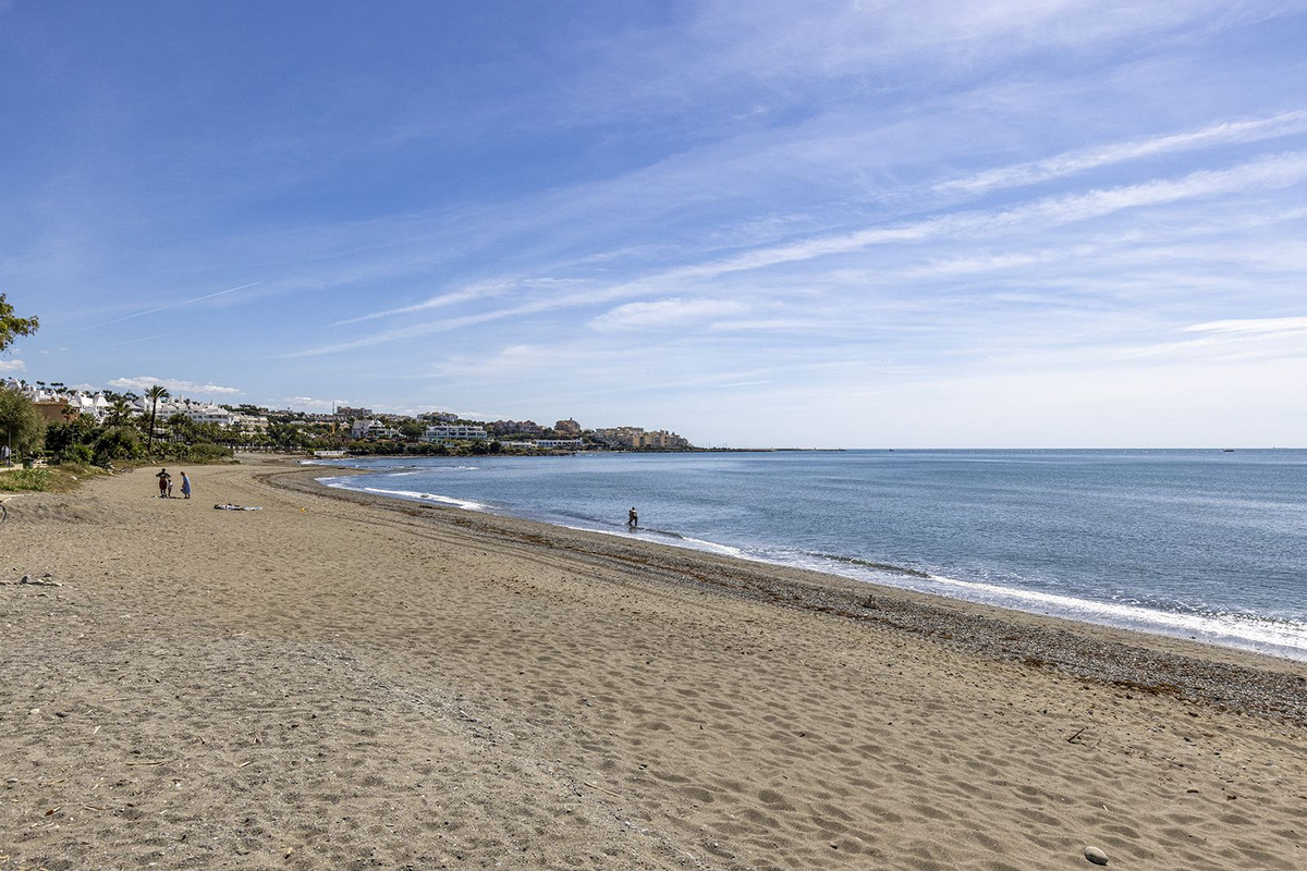Huis te koop in Estepona | 5 slaapkamers H5374486