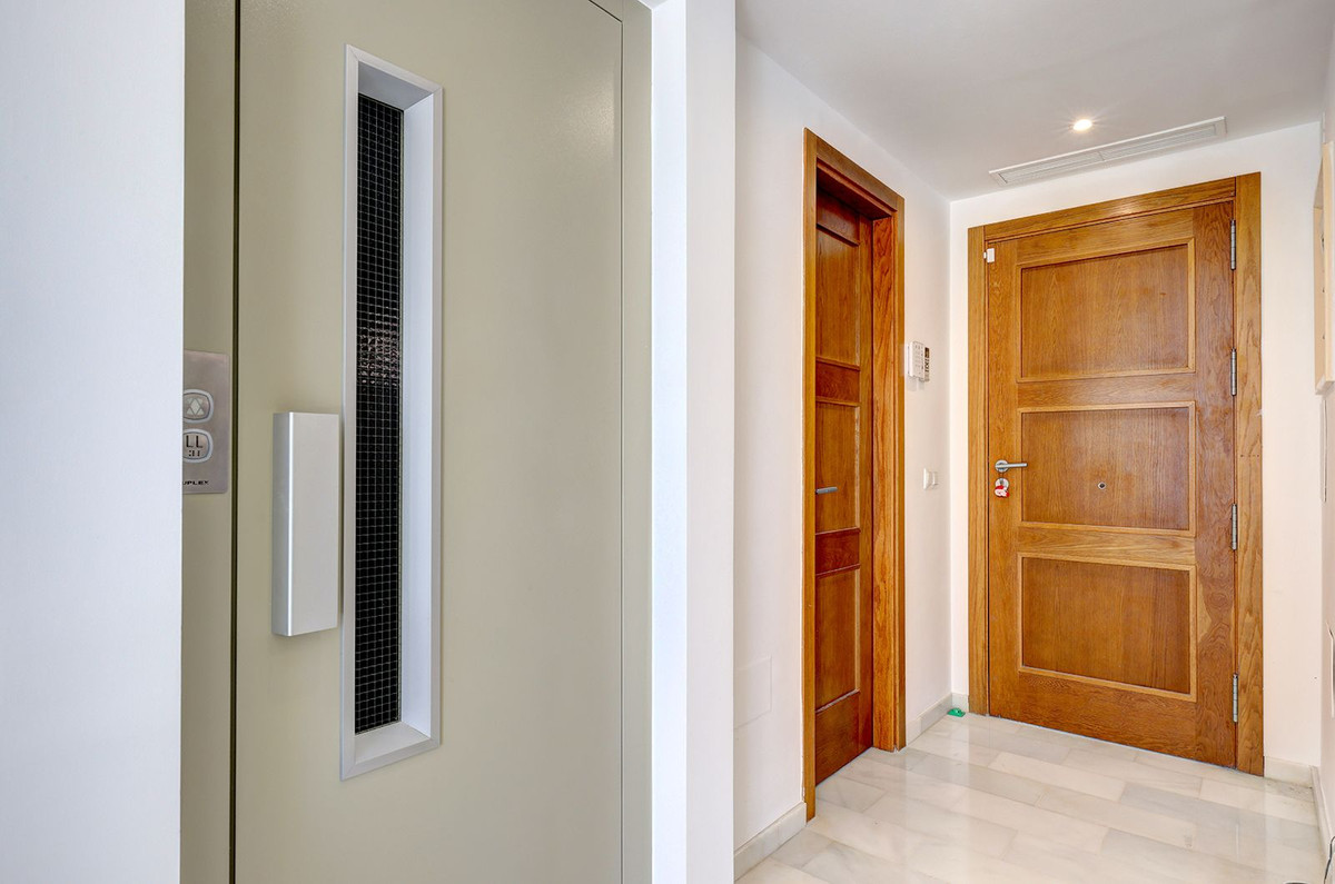 Huis te koop in Estepona | 5 slaapkamers H5374486